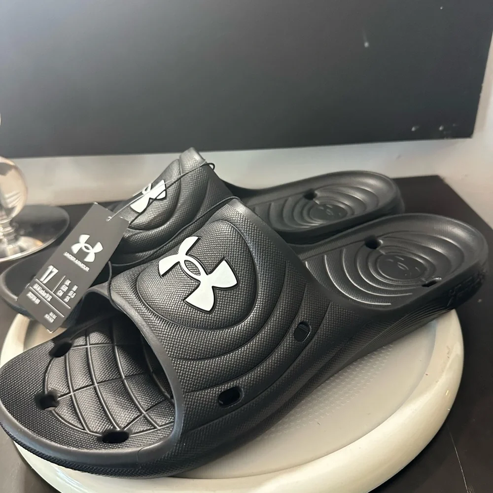 🆕Under Armour Locker IV Slides